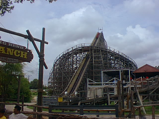 The crazy wooden rollercoaster at 6 Flags